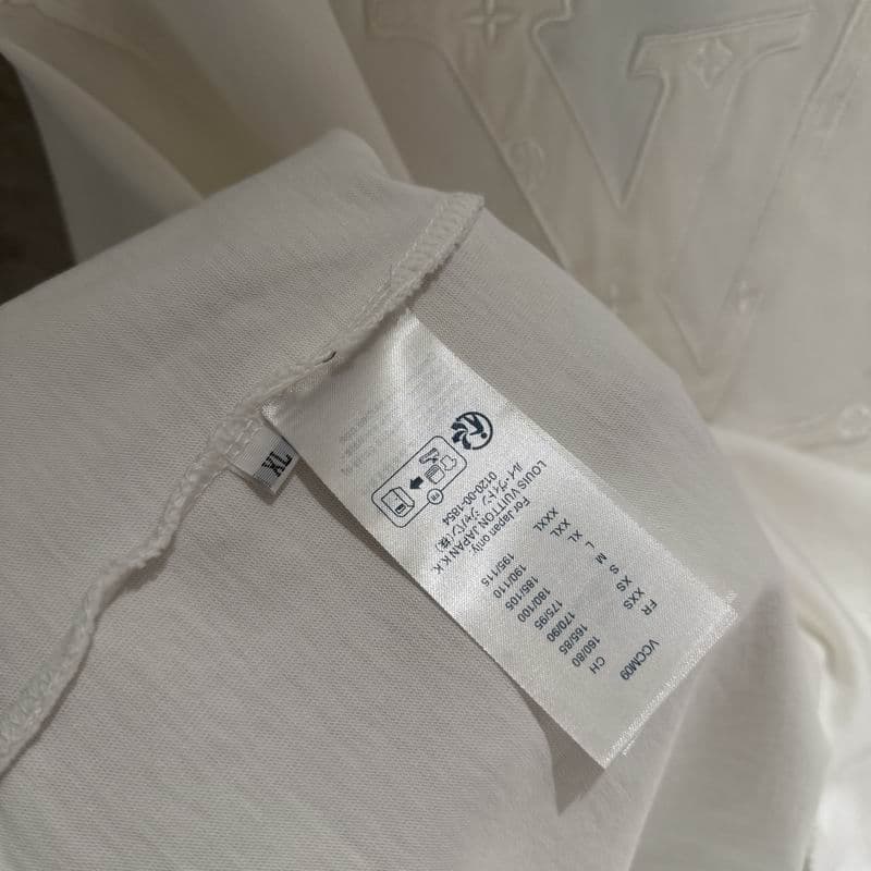 LV TS Broad Shoulders thumbnail 10