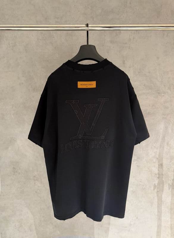 LV TS Broad Shoulders thumbnail 2
