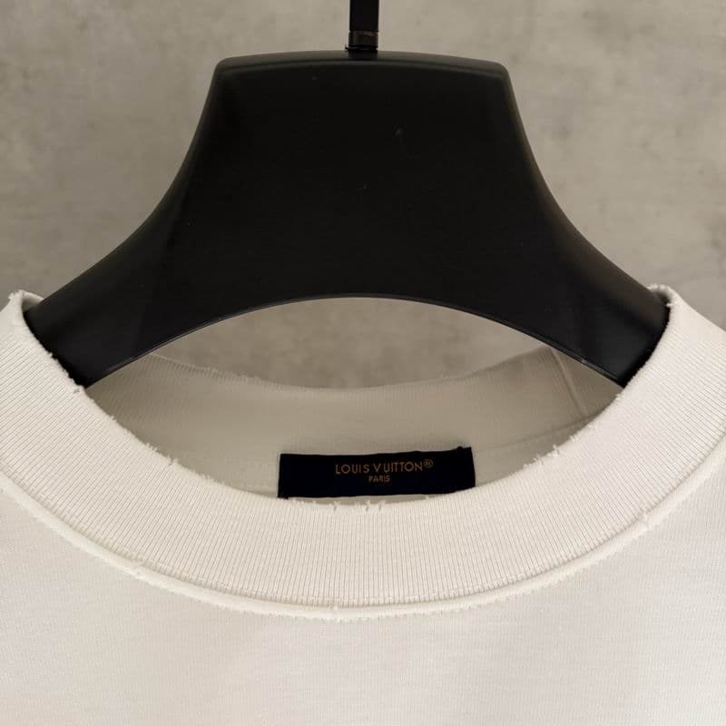 LV TS Broad Shoulders thumbnail 7